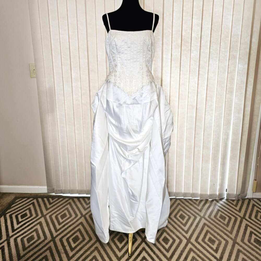 Pallas Athena White Embroidered Wedding Dress 14 - Picture 2 of 8